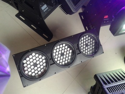 旋轉RGB LED球泡燈 3W暢銷新品，點亮舞臺與KTV的璀璨之夜